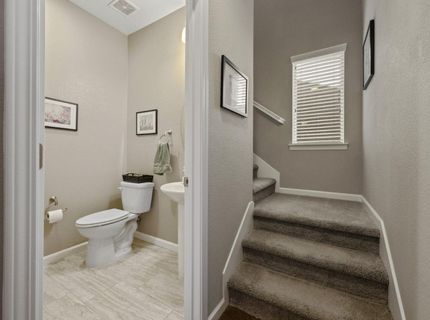 3041 Village Center Dr, Roseville, CA 95747 Photo
