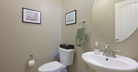3041 Village Center Dr, Roseville, CA 95747 Photo