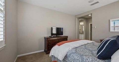 3041 Village Center Dr, Roseville, CA 95747 Photo