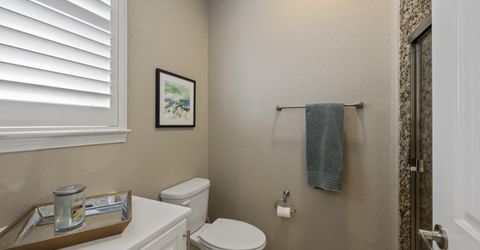 3041 Village Center Dr, Roseville, CA 95747 Photo
