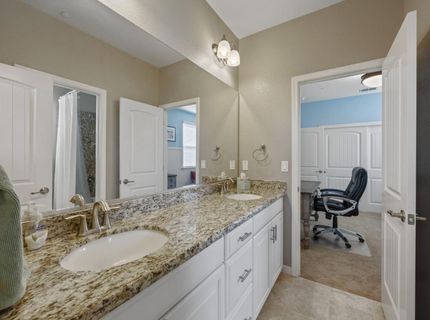 3041 Village Center Dr, Roseville, CA 95747 Photo