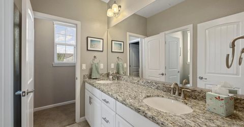 3041 Village Center Dr, Roseville, CA 95747 Photo