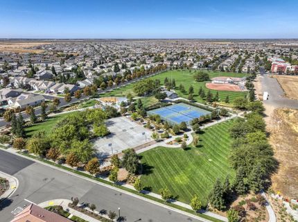 3041 Village Center Dr, Roseville, CA 95747 Photo