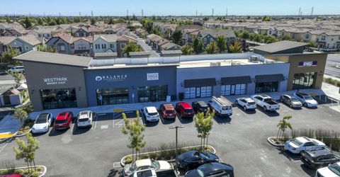 3041 Village Center Dr, Roseville, CA 95747 Photo