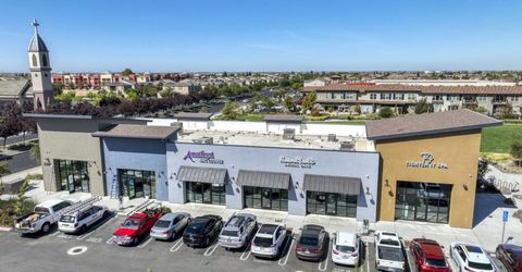 3041 Village Center Dr, Roseville, CA 95747 Photo
