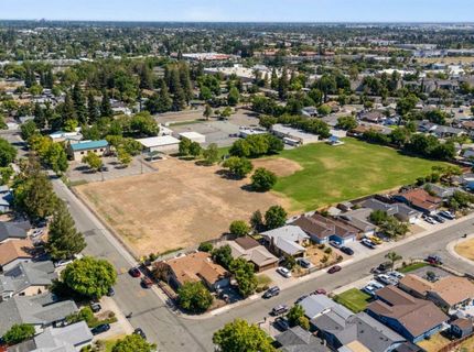 6091 Heath Way, Sacramento, CA 95823 Photo