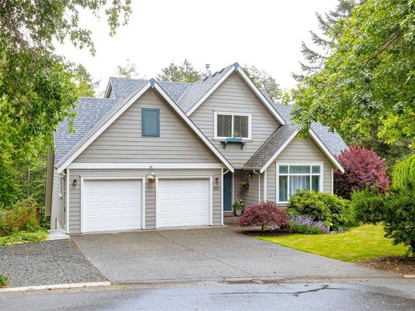 1927 Riverside Dr , View Royal, BC V9B 6H9