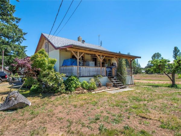 8712 Island Hwy N, Black Creek, BC V0R 1C0