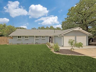 5786 Rockhill Road , Fort Worth, TX 76112
