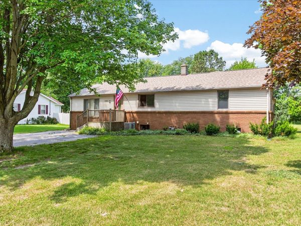 1032 Brookfield Drive, St. Joseph, MI 49085