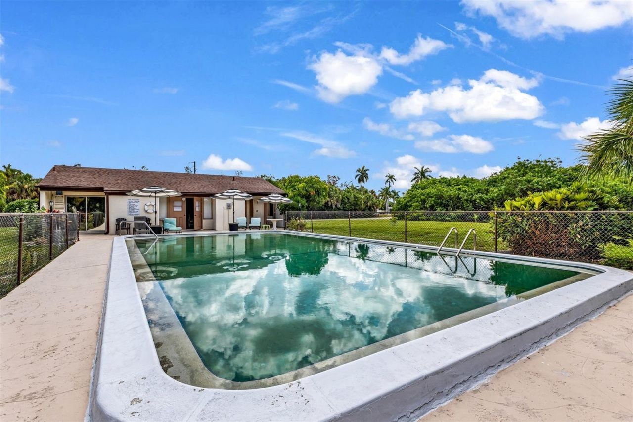 1001 W Marion Avenue, Unit 5, Punta Gorda, FL 33950 Photo
