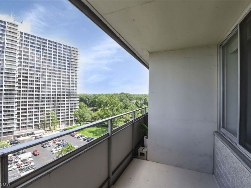 12900 Lake Avenue, Unit 1103, Lakewood, OH 44107 Photo 10