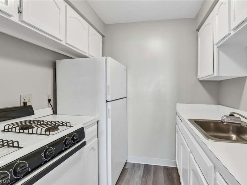 12900 Lake Avenue, Unit 1103, Lakewood, OH 44107 Photo 11
