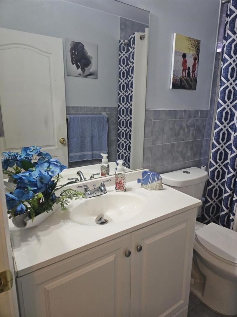 8805 NW 113th St, Hialeah Gardens, FL 33018 Photo
