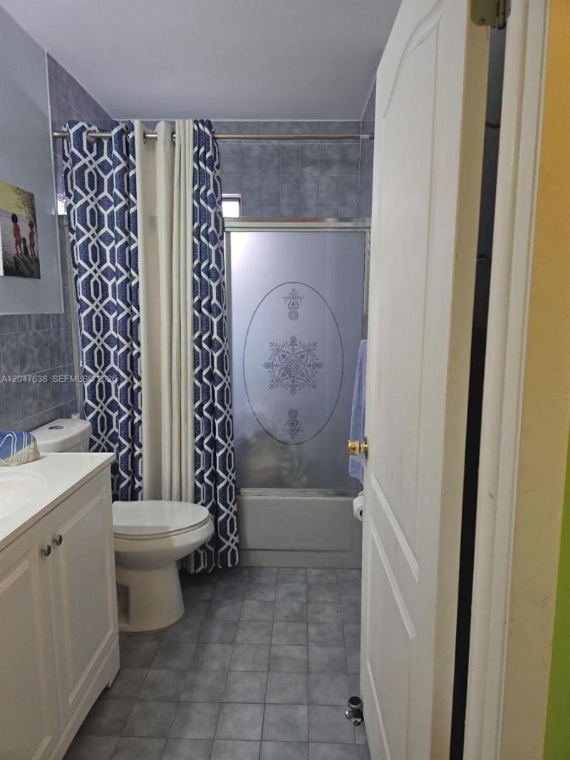 8805 NW 113th St, Hialeah Gardens, FL 33018 Photo