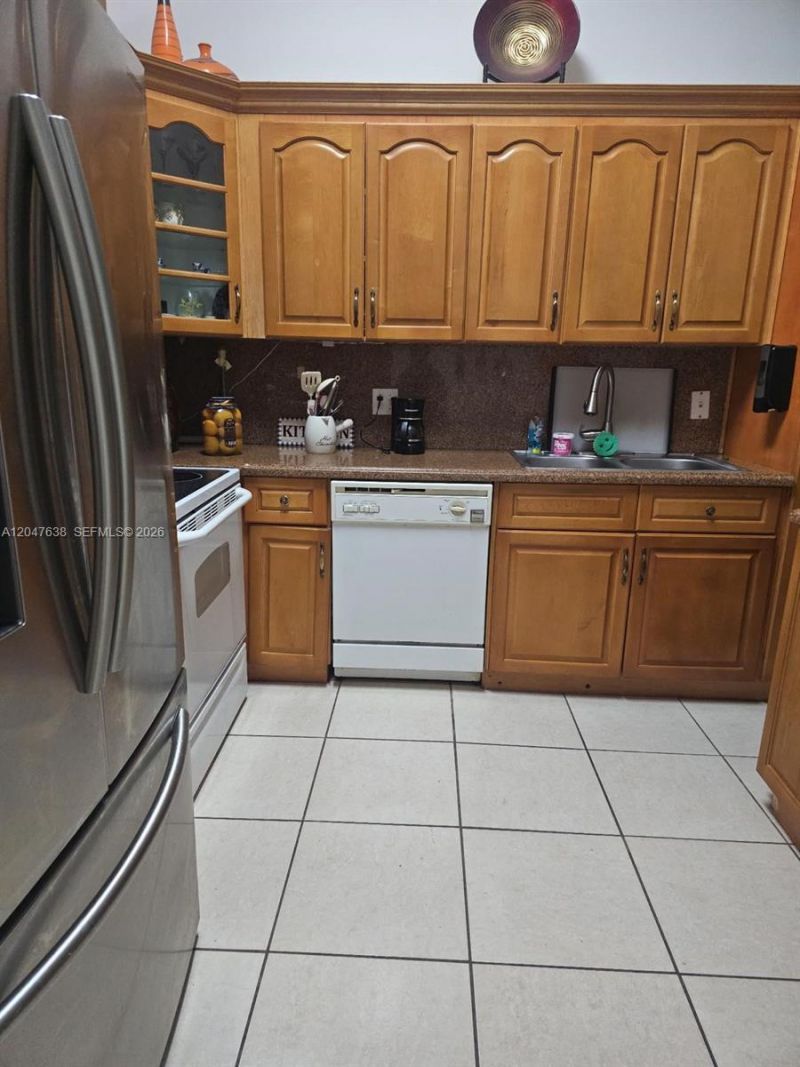8805 NW 113th St, Hialeah Gardens, FL 33018 Photo