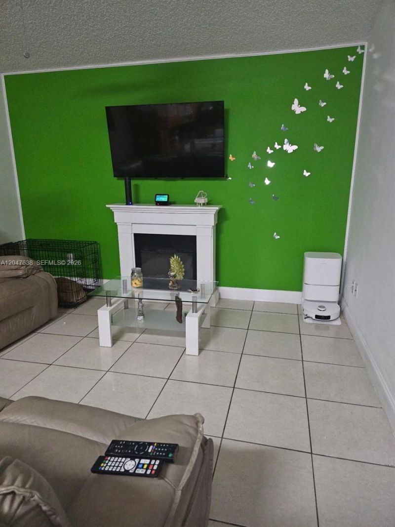 8805 NW 113th St, Hialeah Gardens, FL 33018 Photo