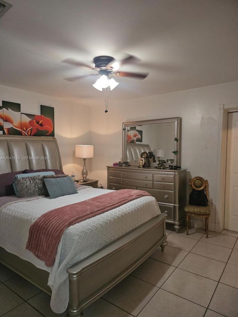 8805 NW 113th St, Hialeah Gardens, FL 33018 Photo