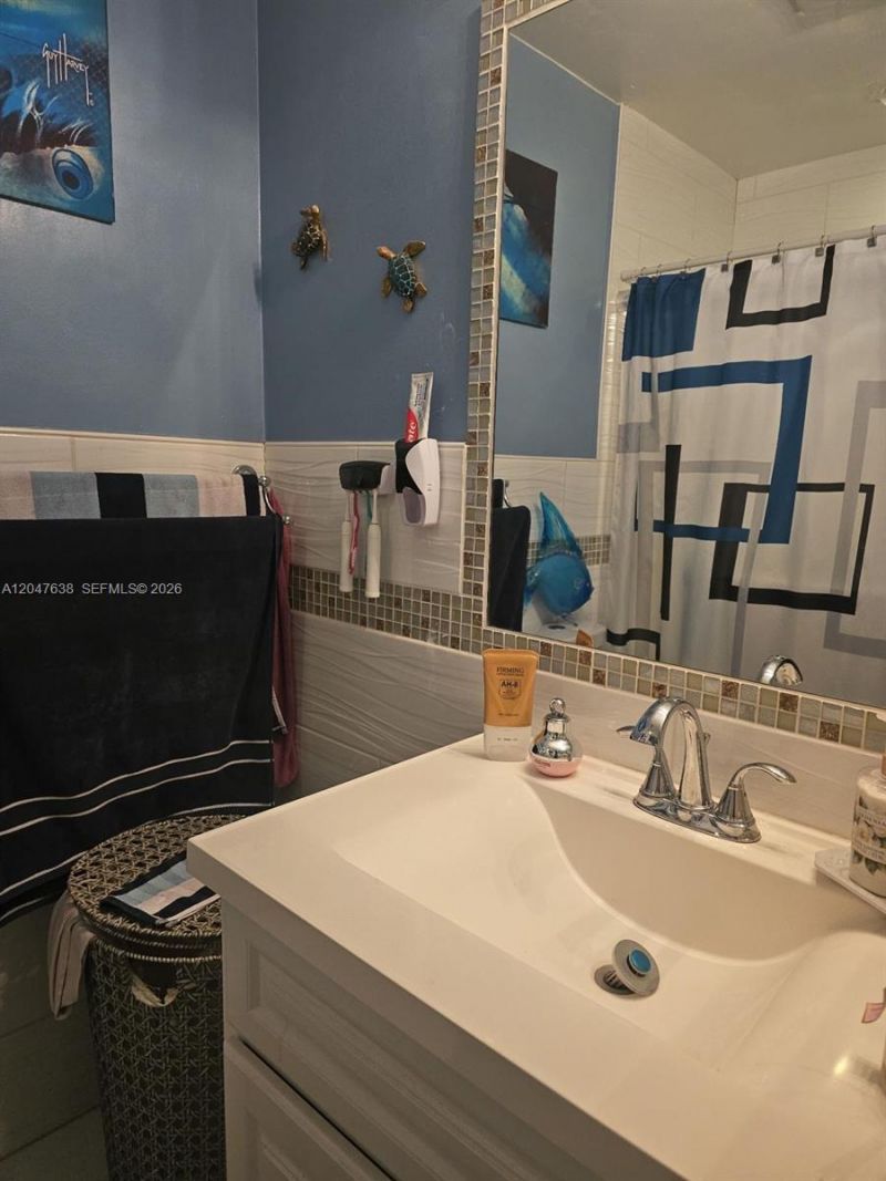 8805 NW 113th St, Hialeah Gardens, FL 33018 Photo