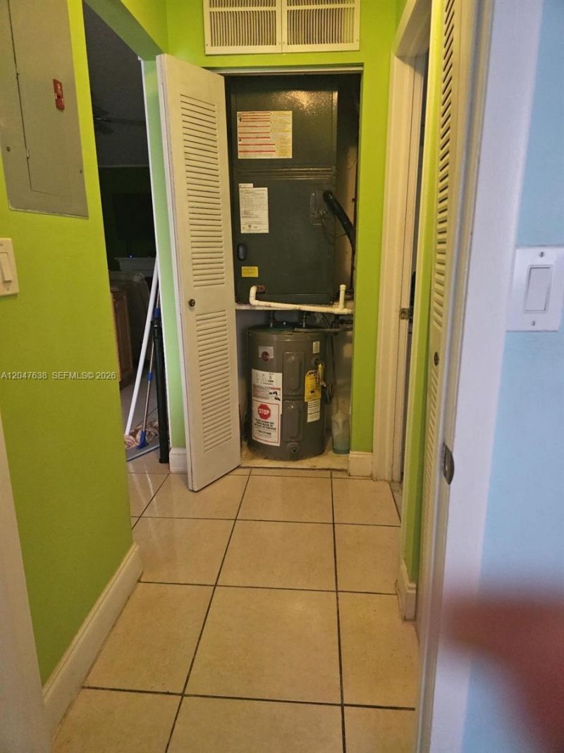 8805 NW 113th St, Hialeah Gardens, FL 33018 Photo