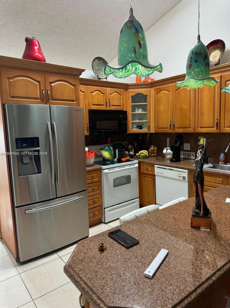 8805 NW 113th St, Hialeah Gardens, FL 33018 Photo