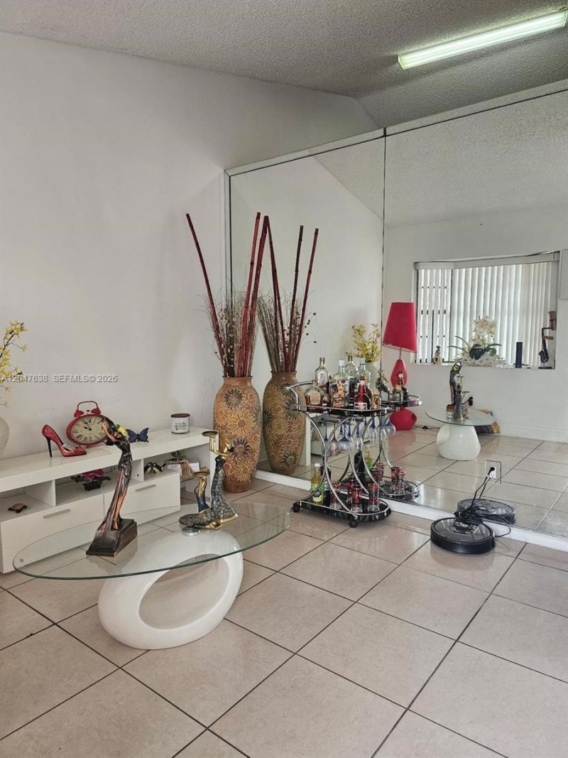 8805 NW 113th St, Hialeah Gardens, FL 33018 Photo