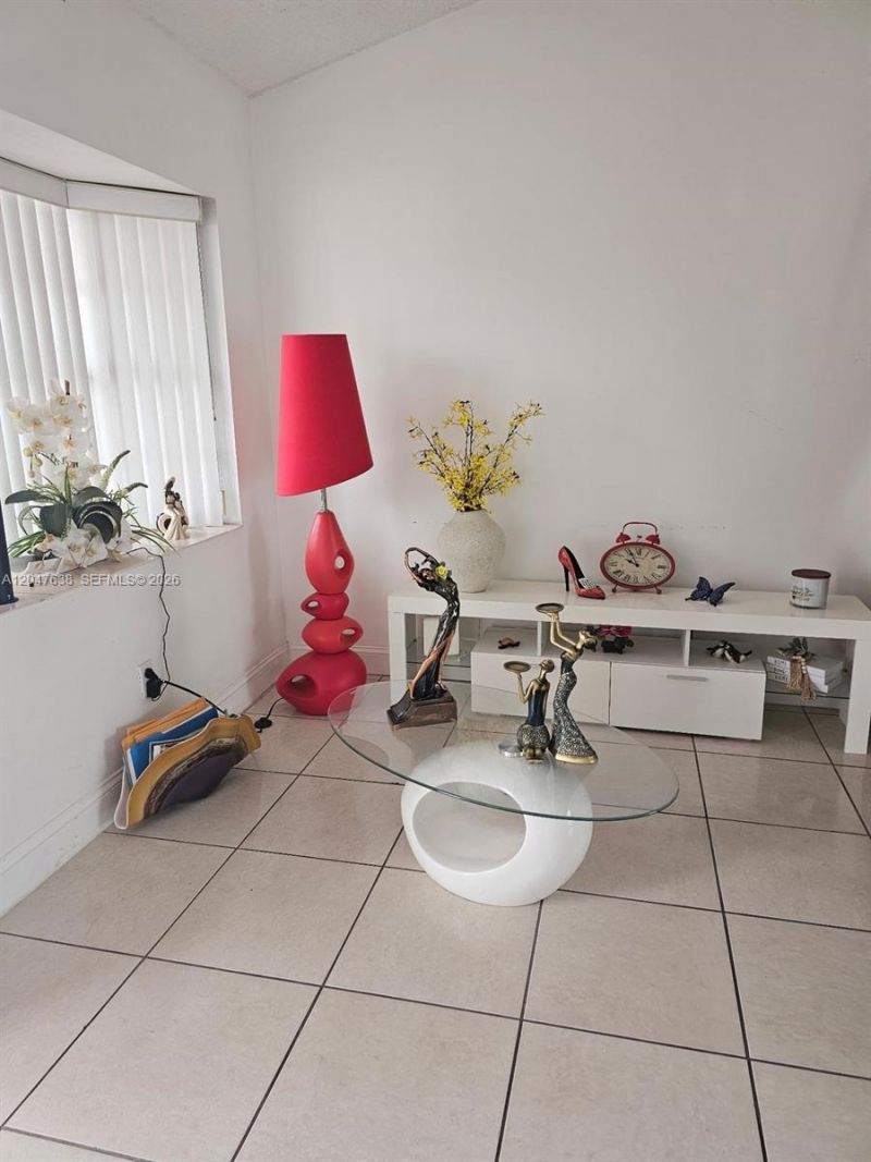 8805 NW 113th St, Hialeah Gardens, FL 33018 Photo
