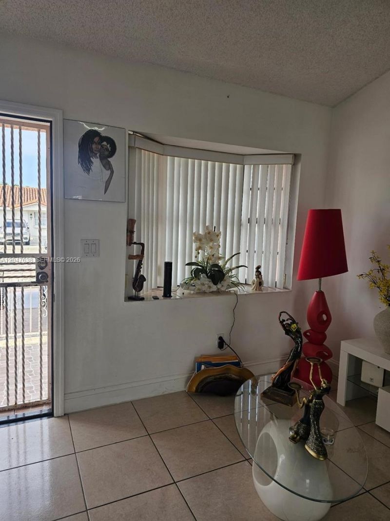 8805 NW 113th St, Hialeah Gardens, FL 33018 Photo