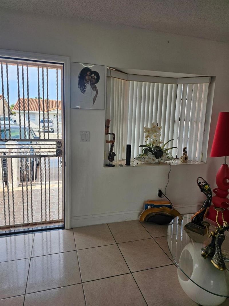 8805 NW 113th St, Hialeah Gardens, FL 33018 Photo