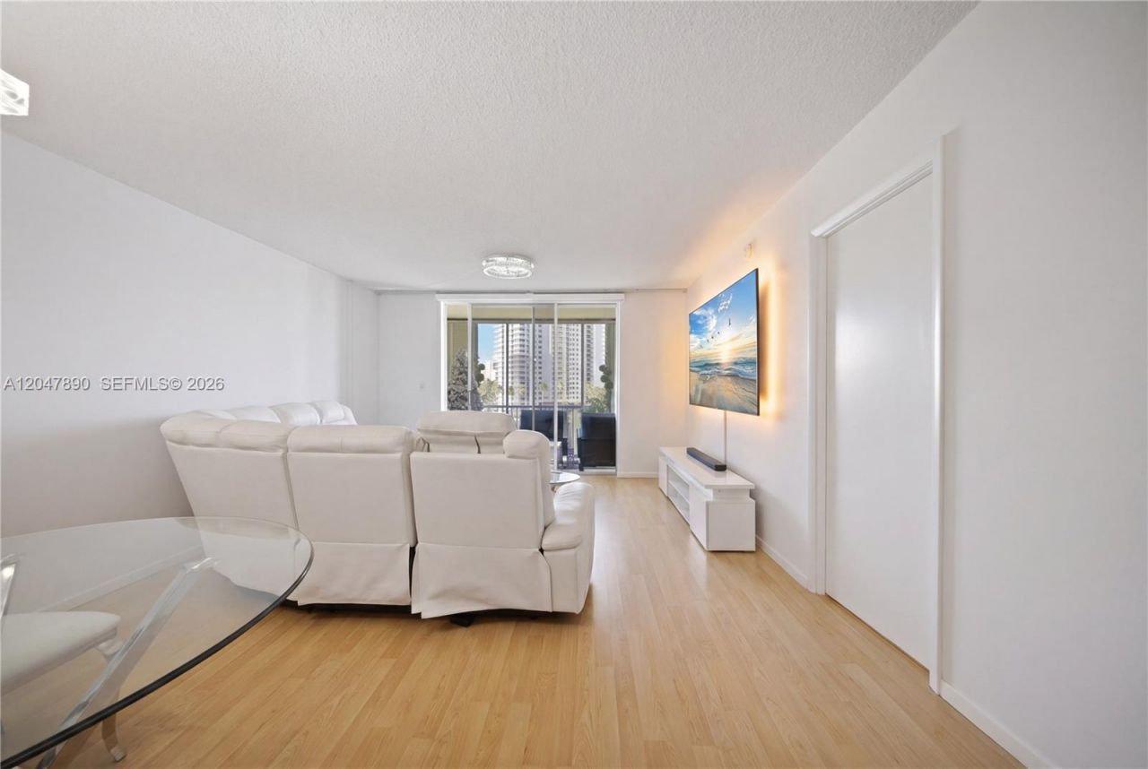 2999 Point East Dr , Unit C507, Aventura, FL 33160 Photo