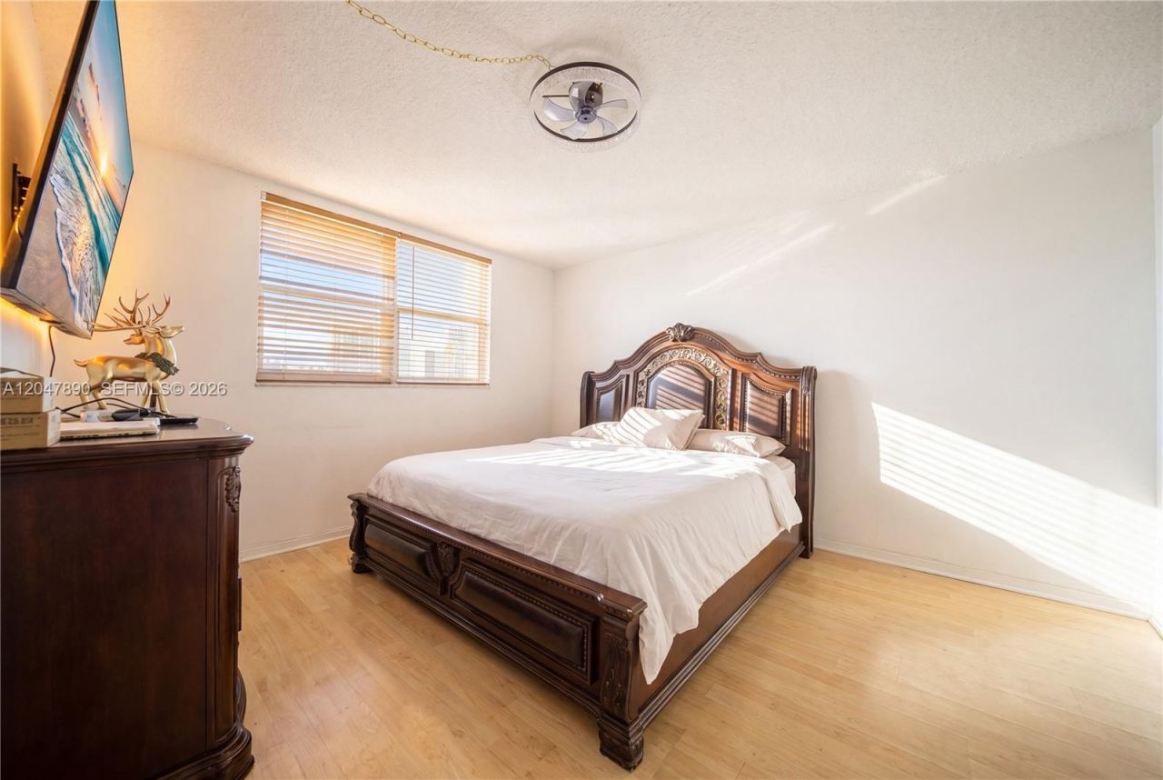 2999 Point East Dr , Unit C507, Aventura, FL 33160 Photo