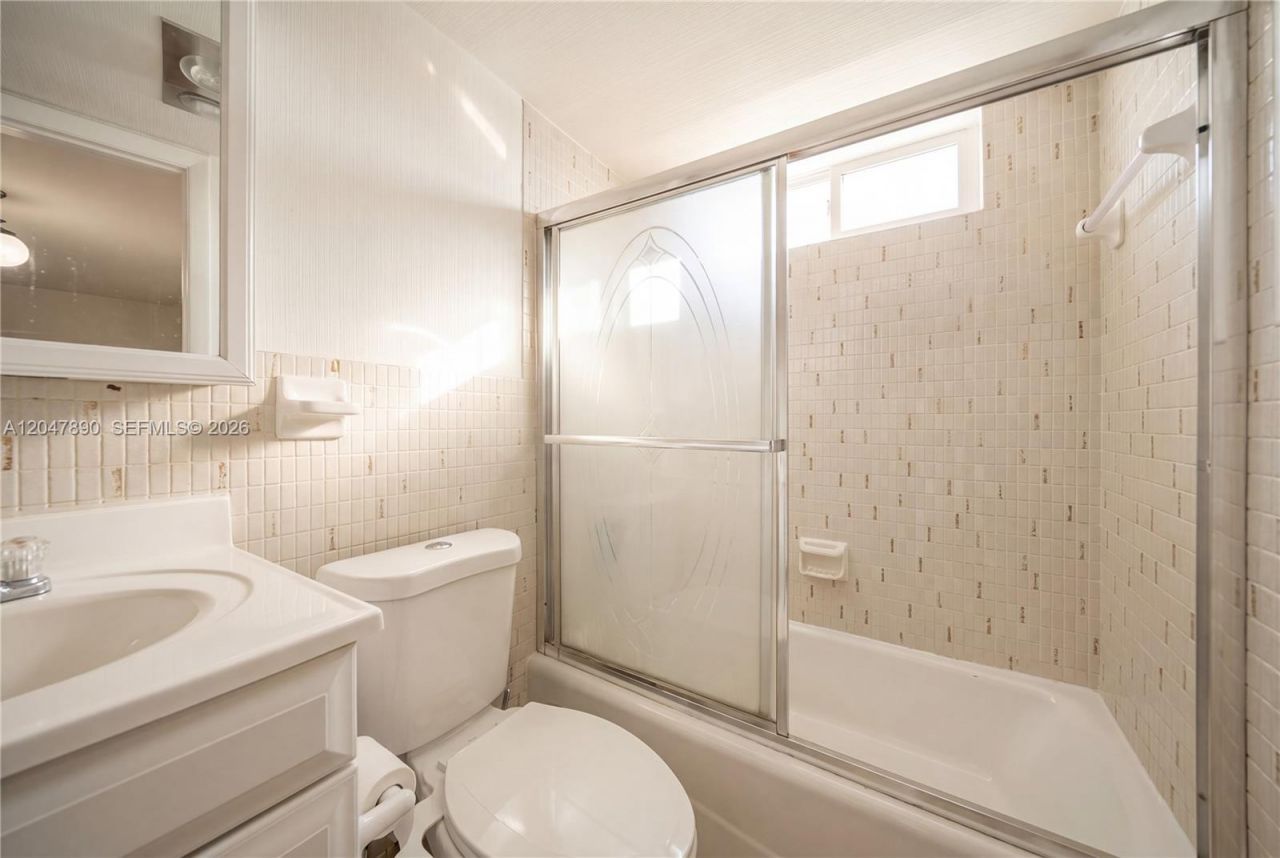 2999 Point East Dr , Unit C507, Aventura, FL 33160 Photo