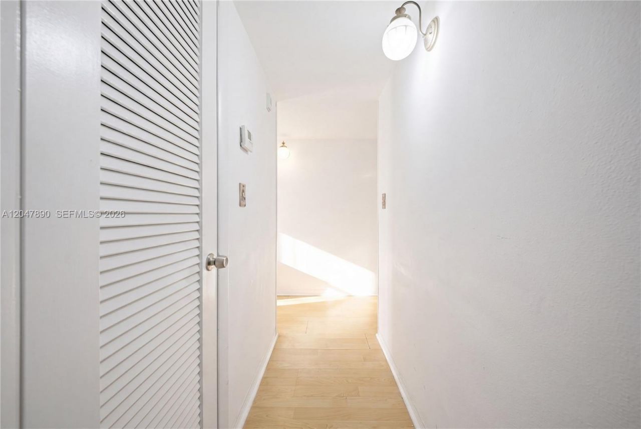 2999 Point East Dr , Unit C507, Aventura, FL 33160 Photo