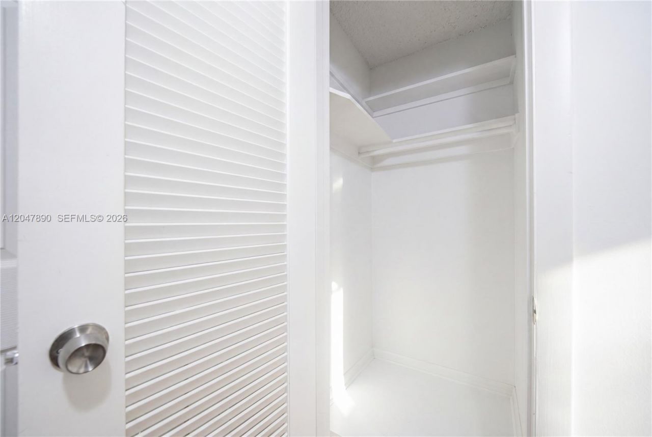 2999 Point East Dr , Unit C507, Aventura, FL 33160 Photo