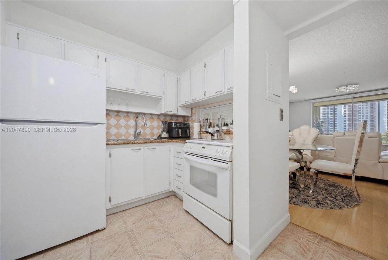 2999 Point East Dr , Unit C507, Aventura, FL 33160 Photo