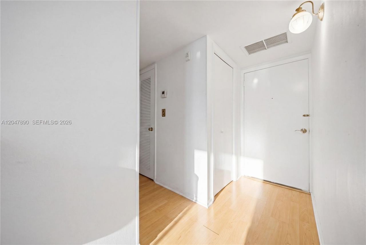 2999 Point East Dr , Unit C507, Aventura, FL 33160 Photo