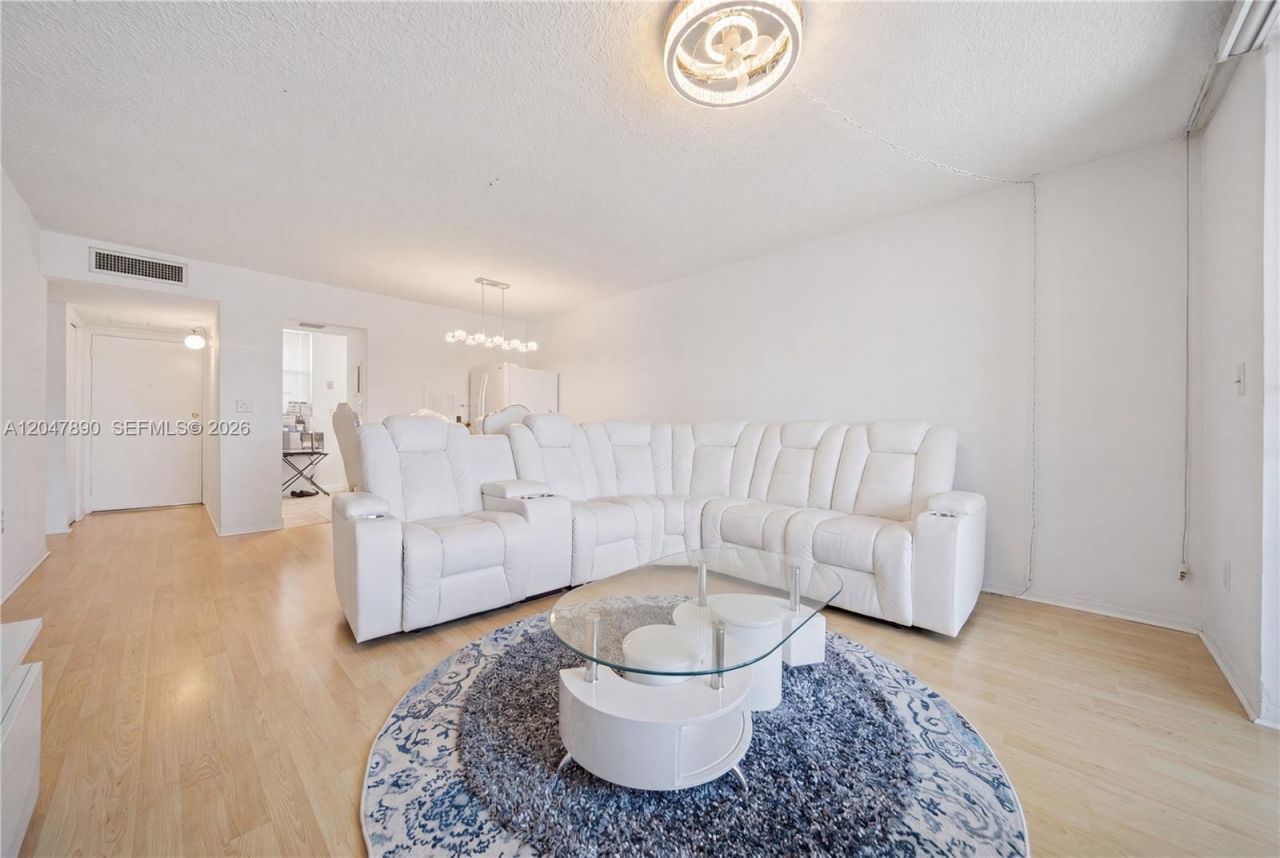2999 Point East Dr , Unit C507, Aventura, FL 33160 Photo