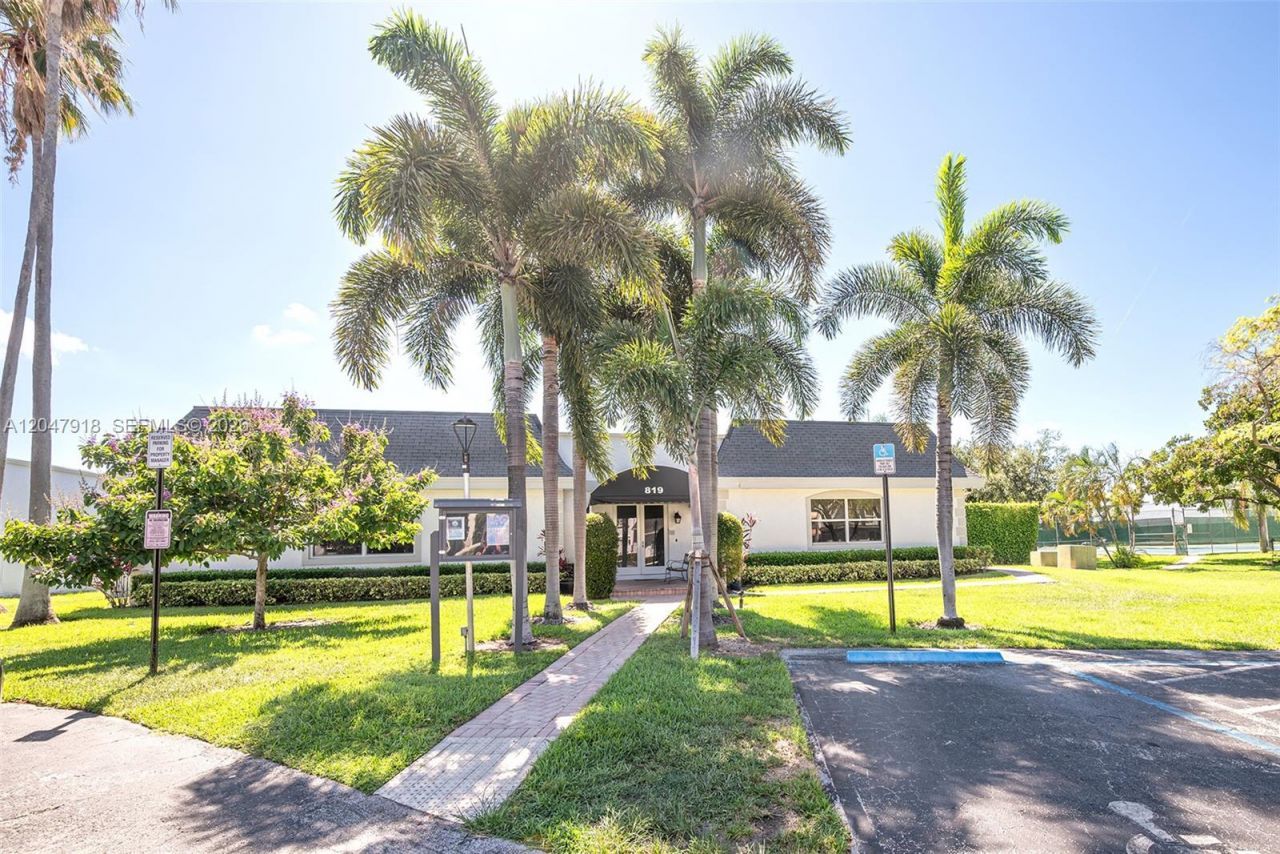 807 NE 27th Ave , Unit 807, Hallandale Beach, FL 33009 Photo