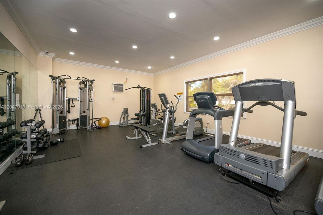 807 NE 27th Ave , Unit 807, Hallandale Beach, FL 33009 Photo