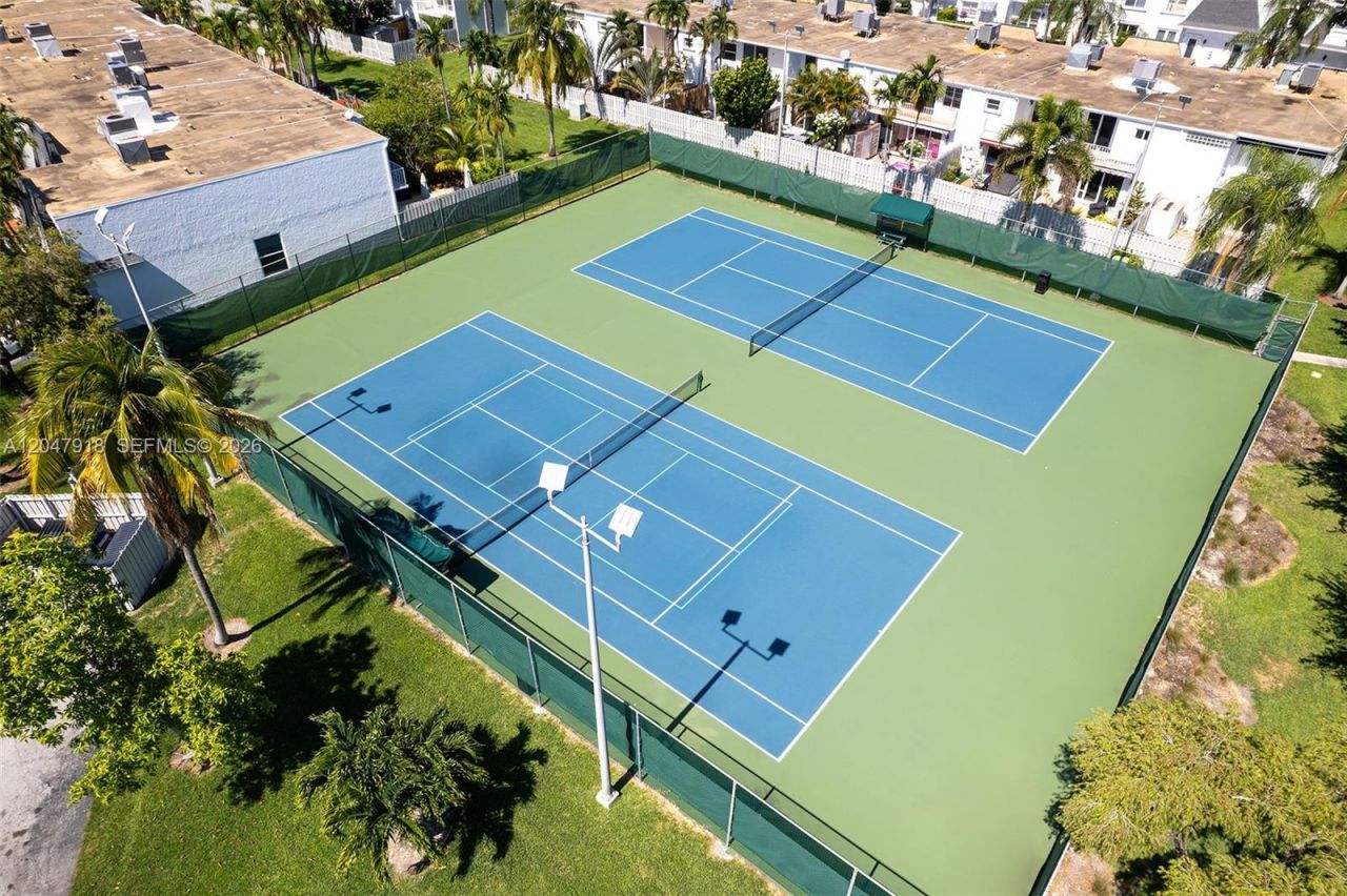 807 NE 27th Ave , Unit 807, Hallandale Beach, FL 33009 Photo