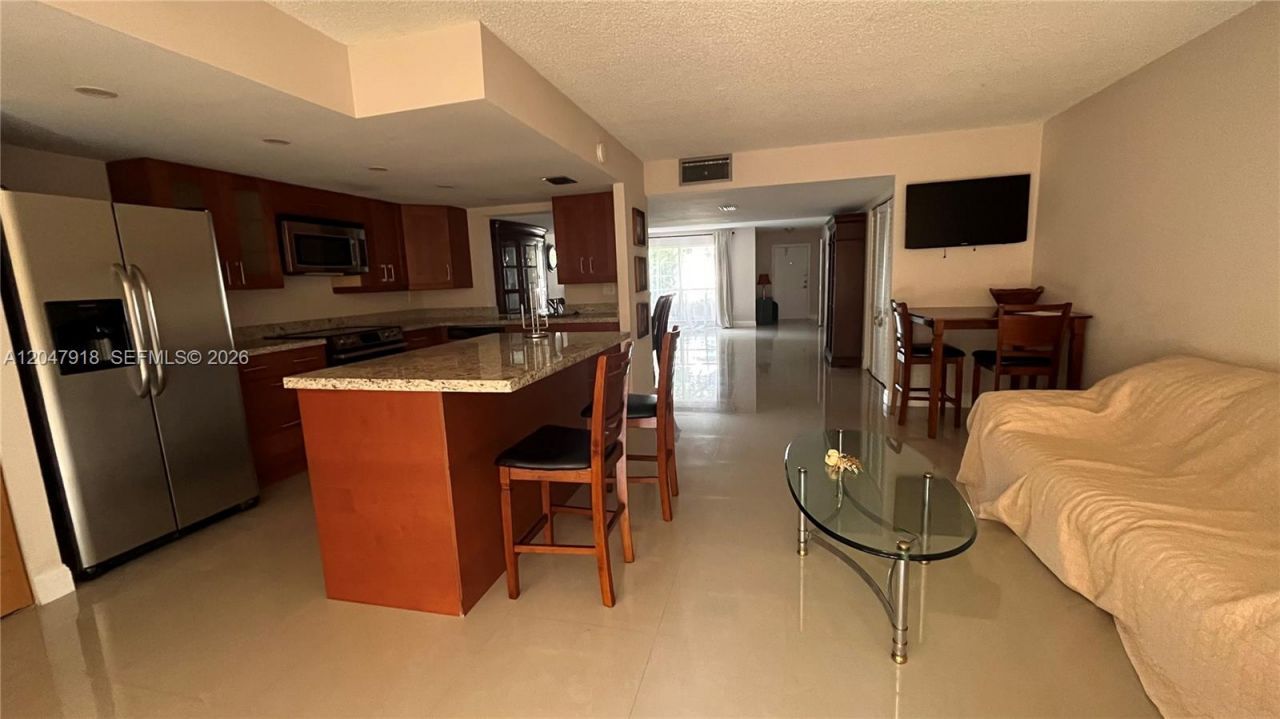 807 NE 27th Ave , Unit 807, Hallandale Beach, FL 33009 Photo
