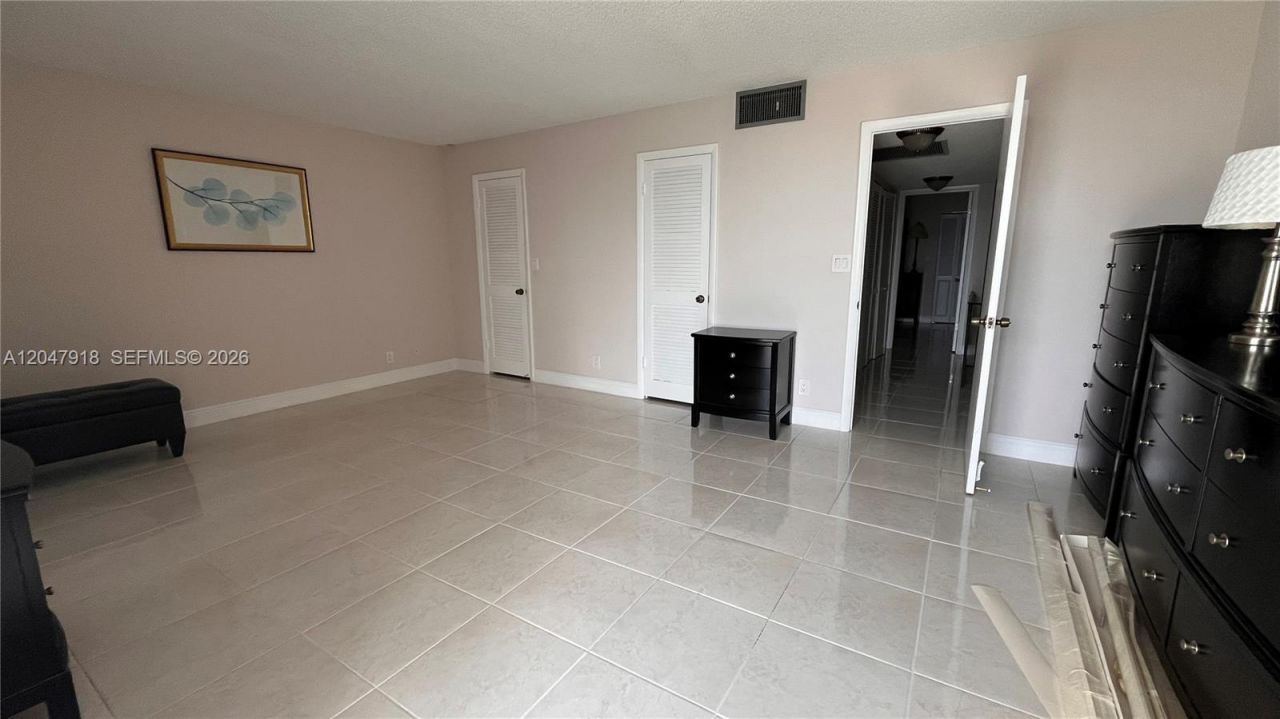 807 NE 27th Ave , Unit 807, Hallandale Beach, FL 33009 Photo