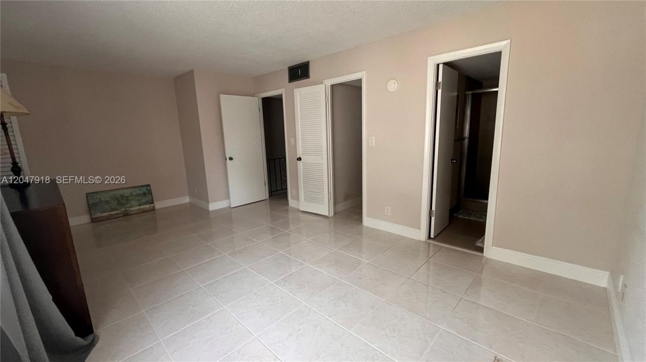 807 NE 27th Ave , Unit 807, Hallandale Beach, FL 33009 Photo