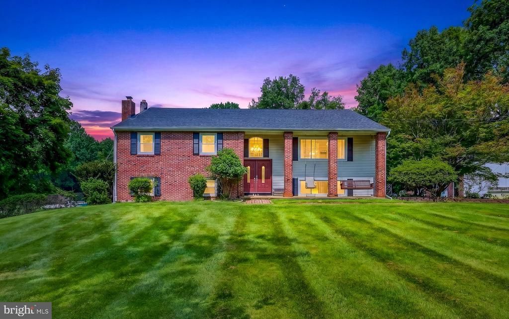 320 BARNESTON ROAD , GLENMOORE, PA 19343