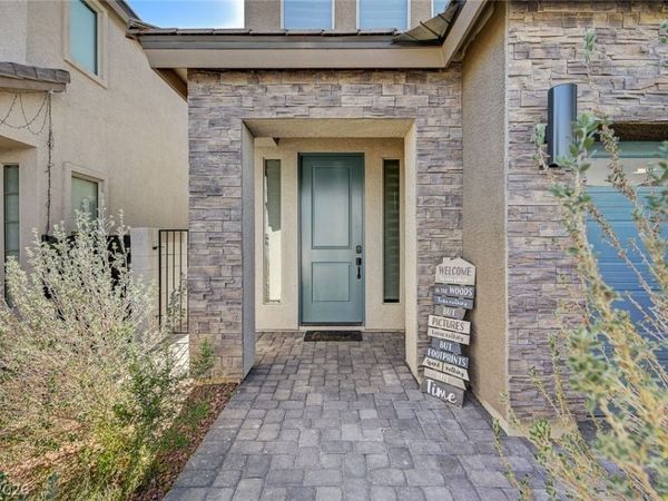 645 Soaring Wings Avenue , Las Vegas, NV 89183