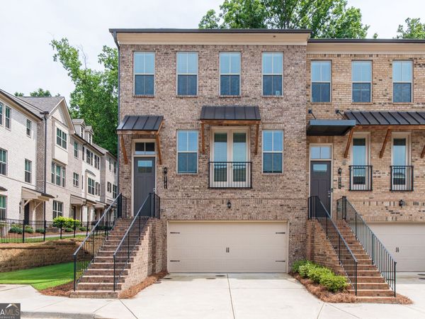 2701 Cedar Pine Way, Doraville, GA 30360