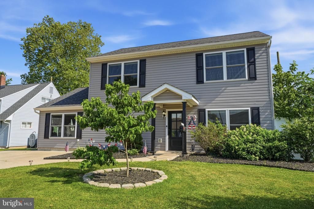 24 IDOLSTONE ROAD, LEVITTOWN, PA 19057