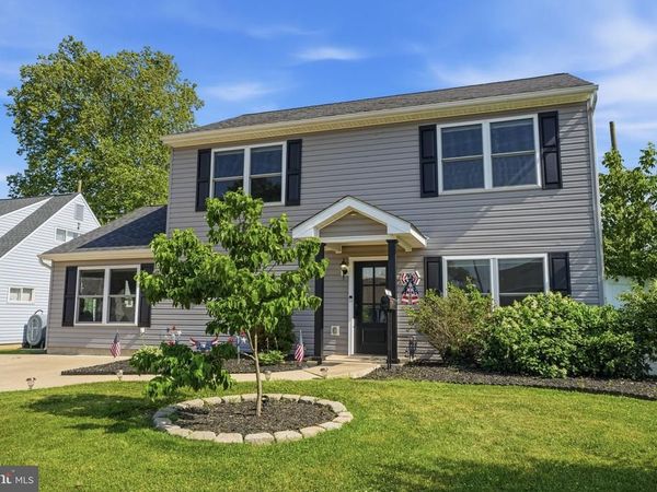 24 IDOLSTONE ROAD, LEVITTOWN, PA 19057