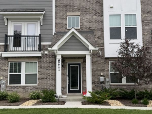 6211 Sandbelt Drive , Lisle, IL 60532