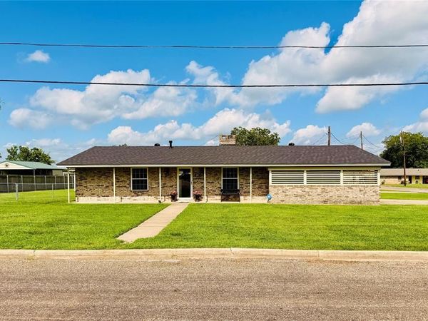 100 Vatra Street, Mount Vernon, TX 75457